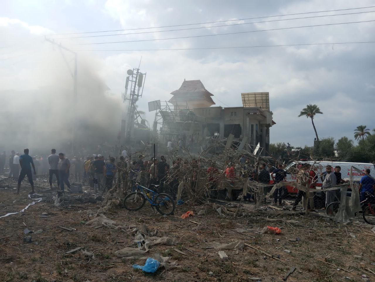 Gaza Strip Faces Collapse Amid Israeli Siege and Supply Cuts