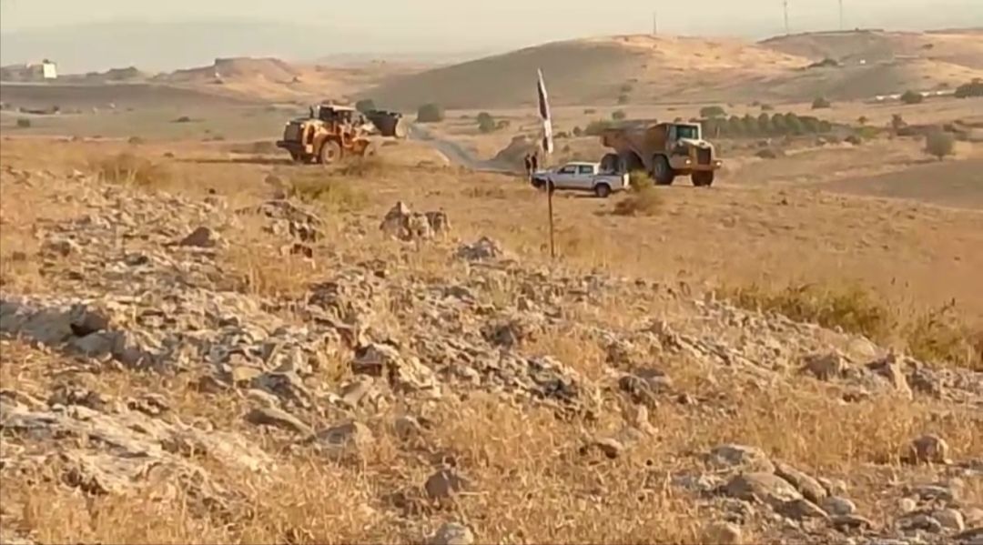Israeli settlers open roads on Palestinian lands in Jordan Valley