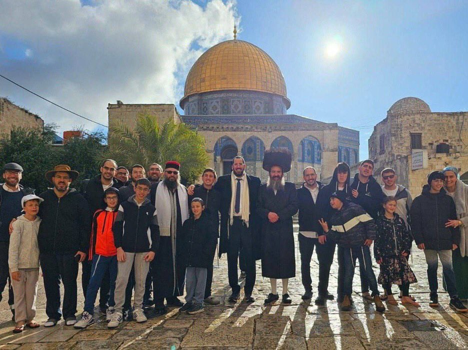 Israeli MKs and rabbis break into Al-Aqsa on Passover