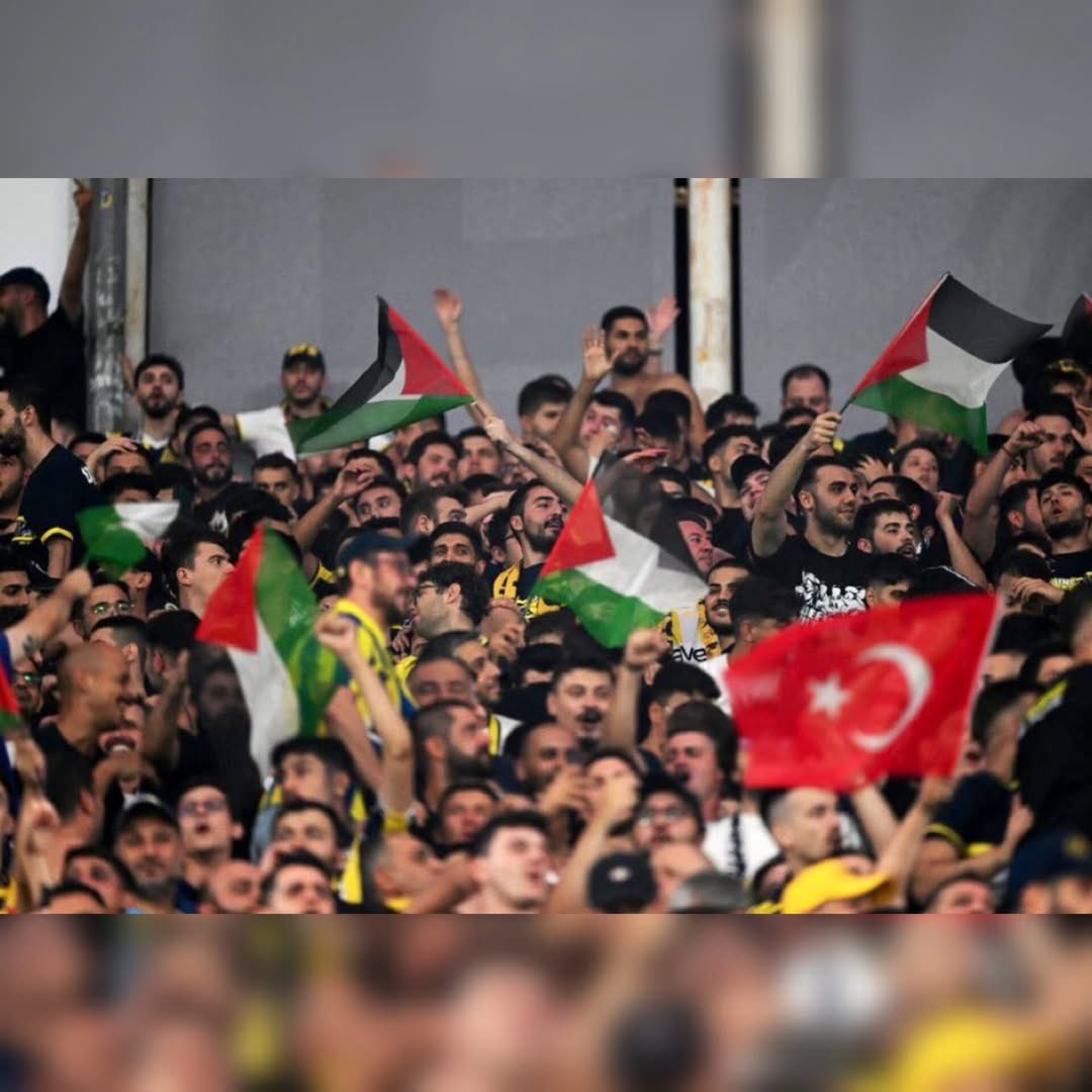 Fenerbahçe fans protest Gaza genocide at Champions League match