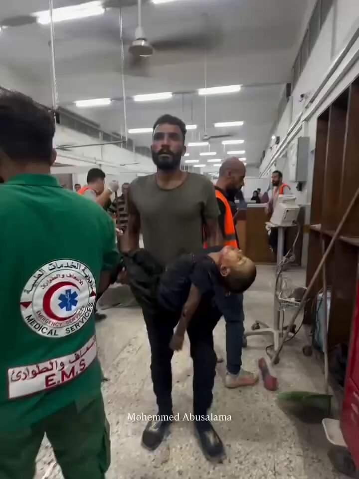 Gaza: Civilians killed in airstrikes on displacement camps