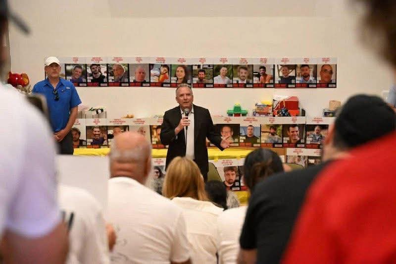 Mediator’s bias toward Israeli captives ignores Palestinian prisoners