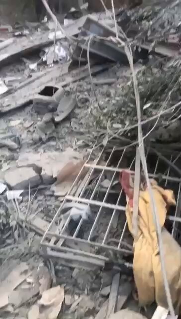 Israeli airstrike on Lebanese school kills five displaced persons