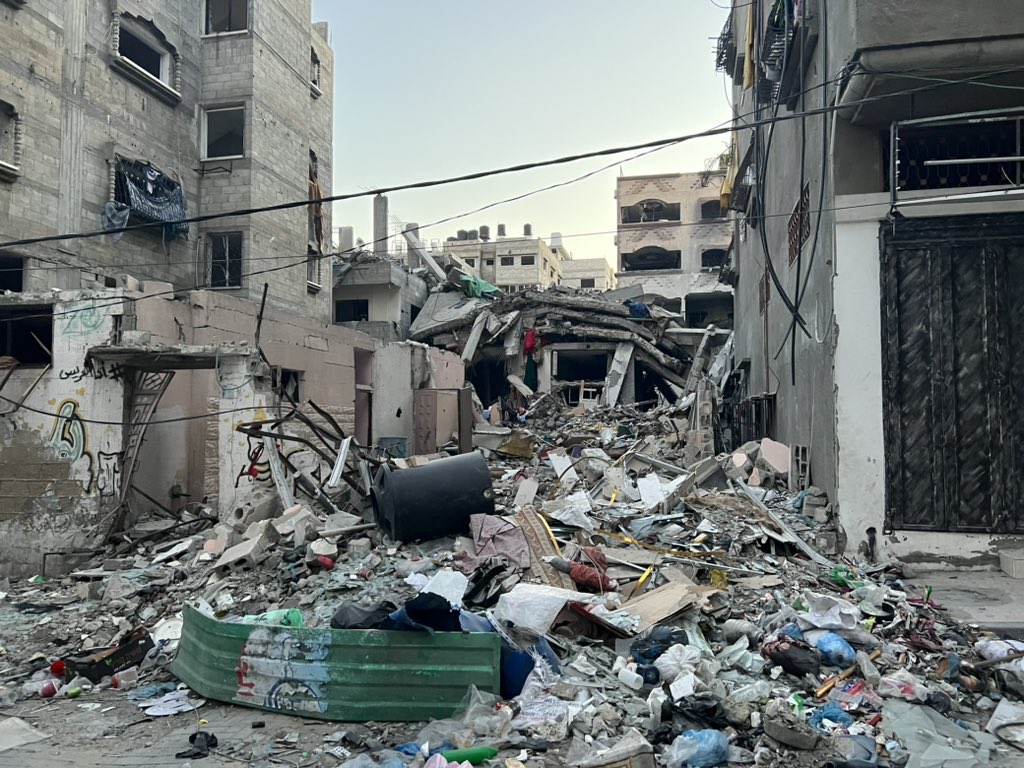 Israeli forces kill Gaza residents and destroy homes