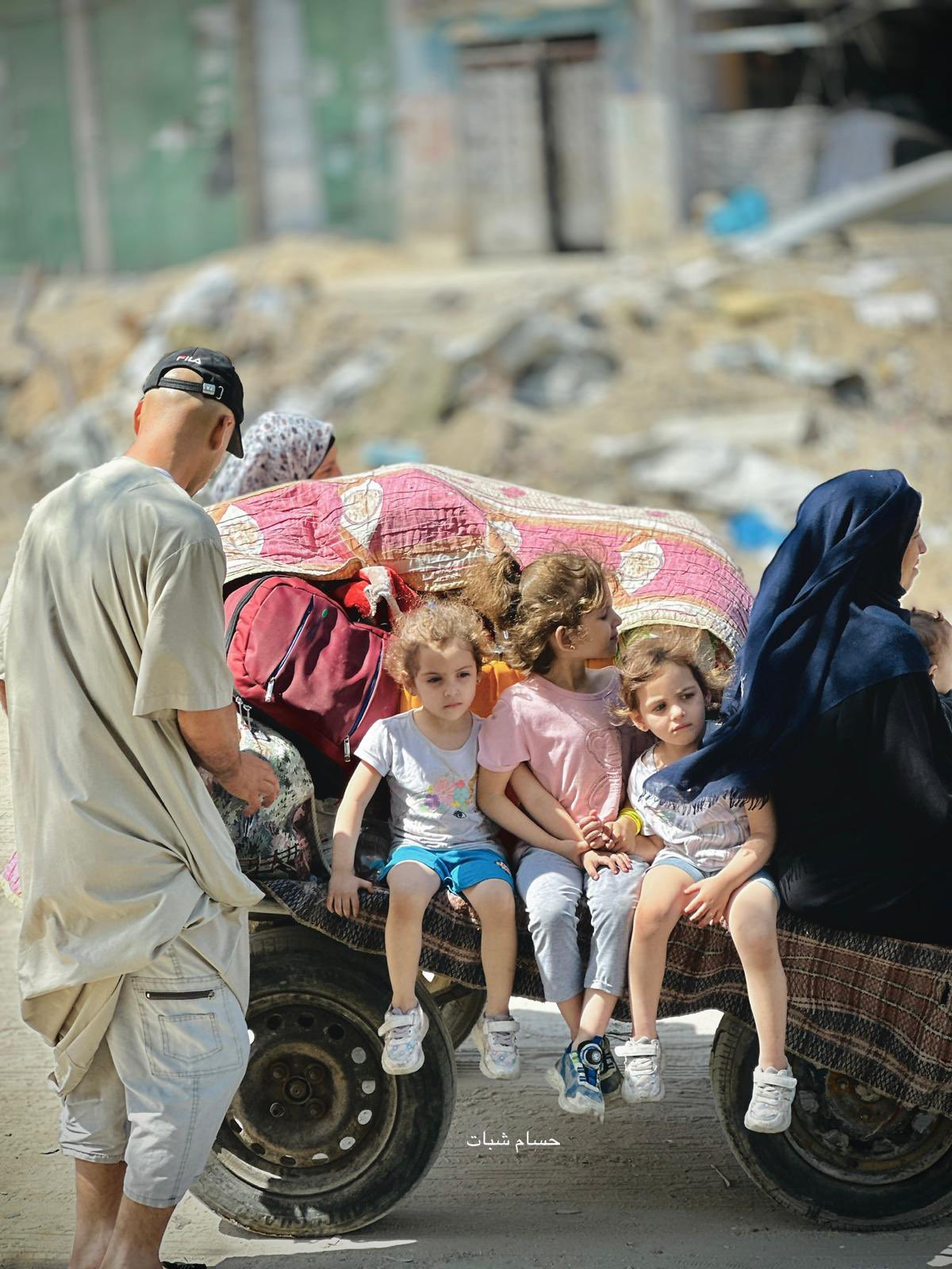 Displaced Palestinians uncertain where to go in Jabalya
