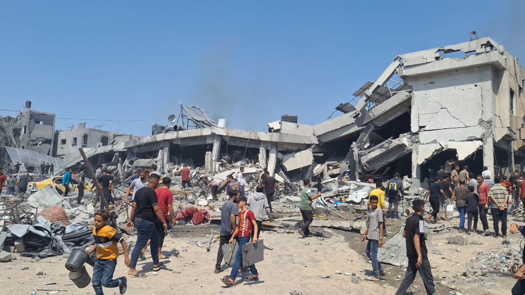 Israeli bombing destroys schools used as displacement camps in Jabalia