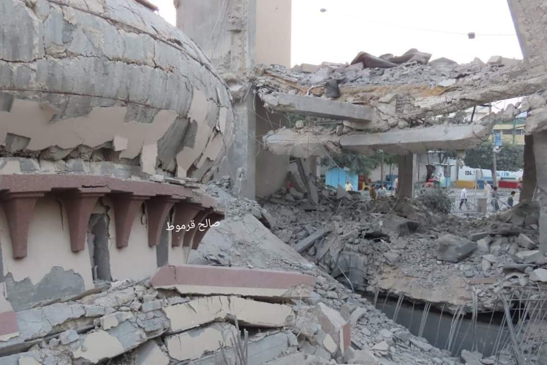 Israeli Warplanes Destroy Great Omari Mosque in Gaza