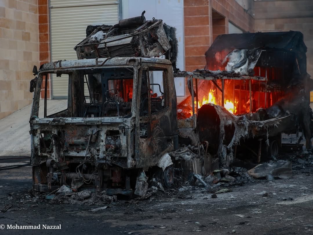 Settlers attack factory, set trucks on fire in Beit Lid, West Bank