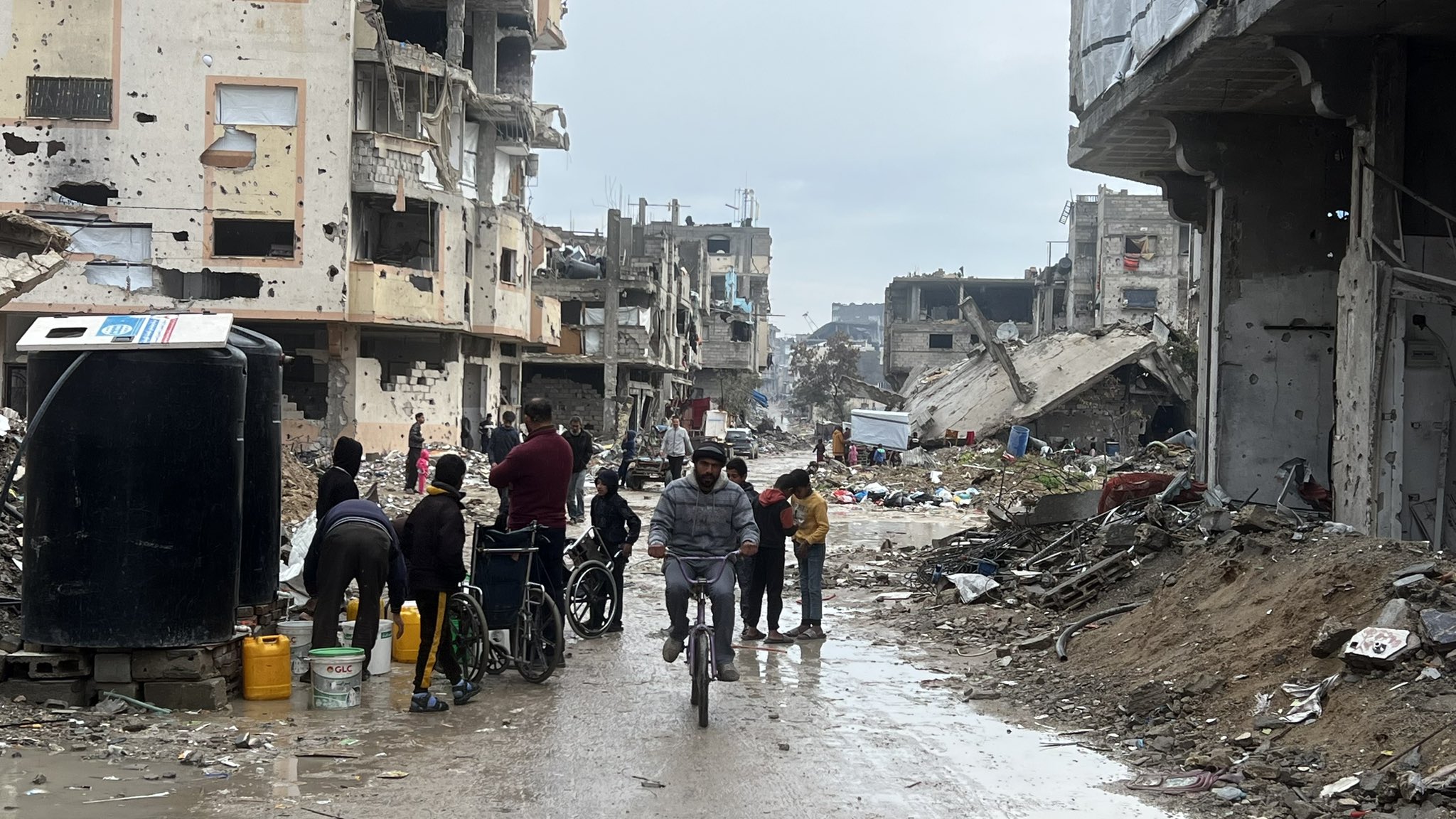 Palestinian water crisis and infrastructure damage in Gaza