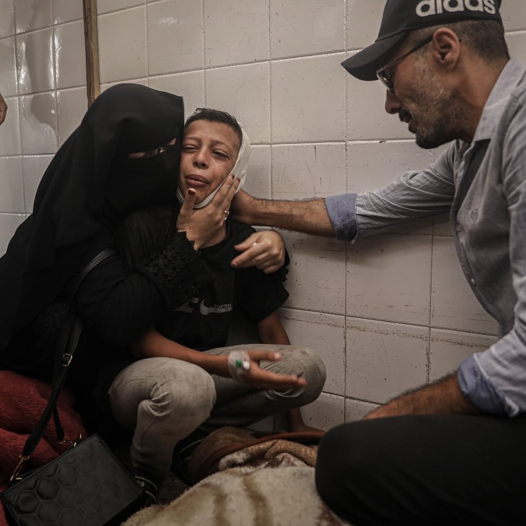 Palestinian Child Grieves Civilians Killed in Israeli UN School Strike