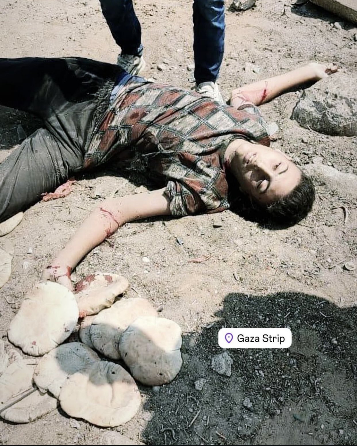 Palestinian killed in Israeli airstrike while obtaining bread