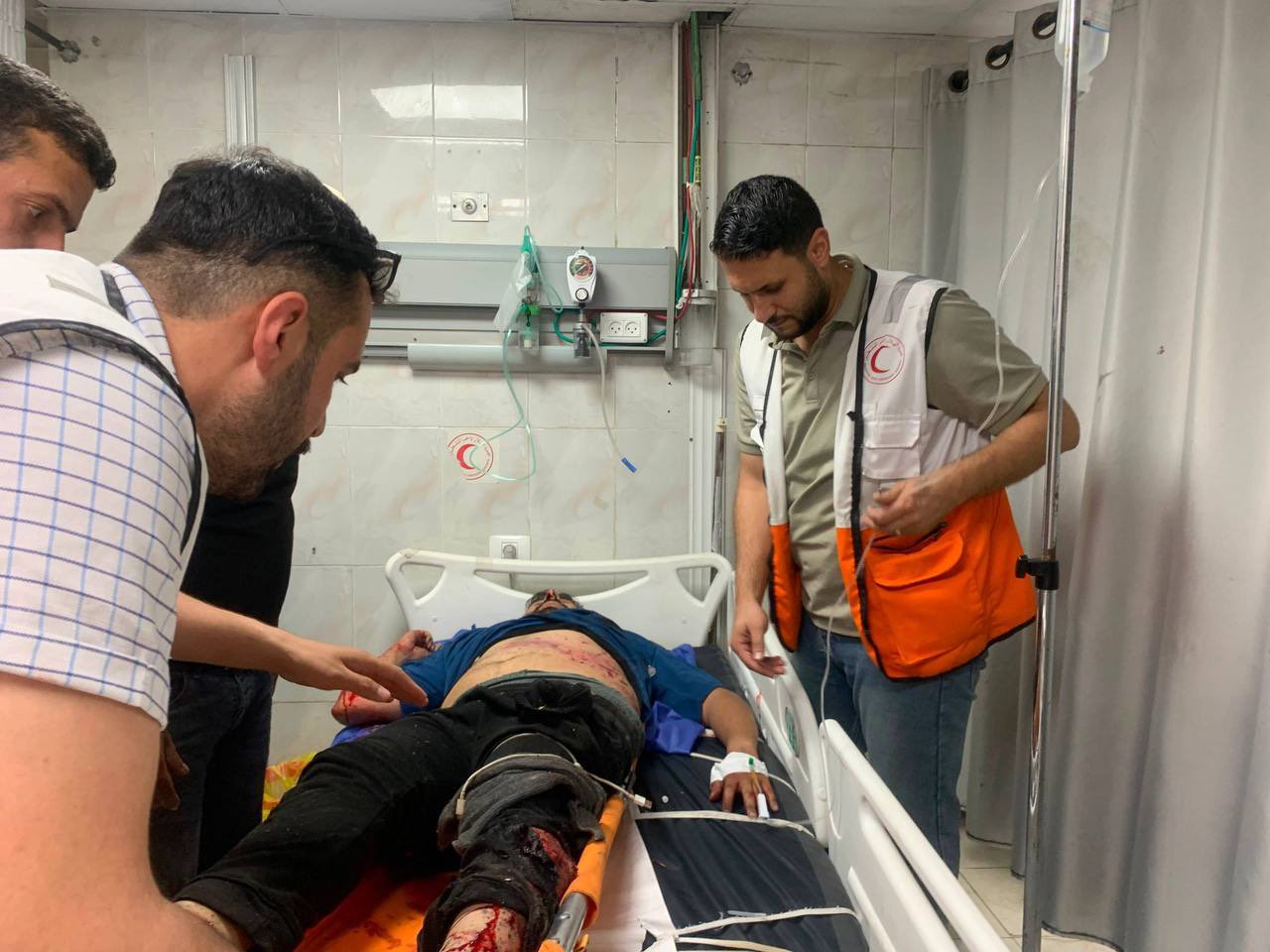 Urgent: 5 Palestinians wounded after Israeli bombardment in Tel al-Hawa, Gaza