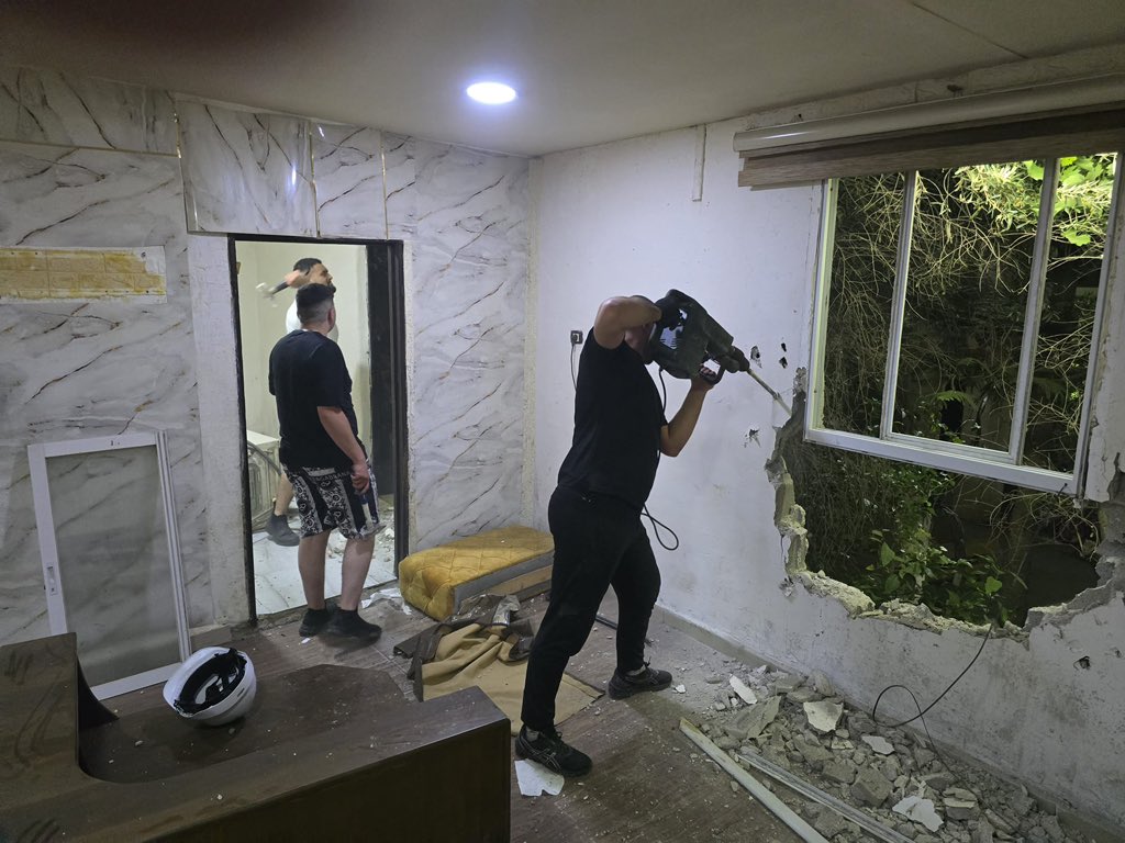 Israeli occupation forces Palestinian family to demolish its home in Jerusalem