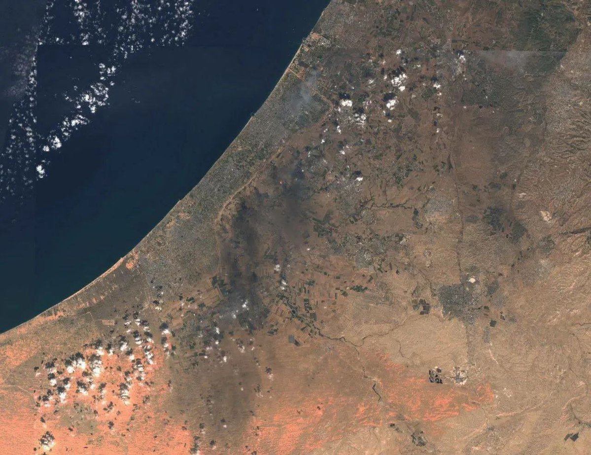 Satellite images show battles east of Gaza Strip