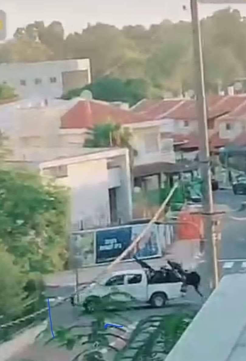 Palestinian fighters infiltrate settlements from Gaza
