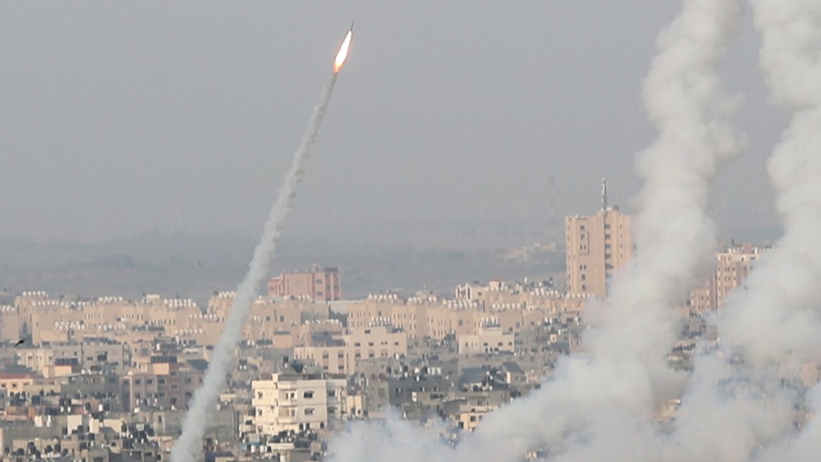 Palestinian resistance fires rockets at Ben Gurion Airport