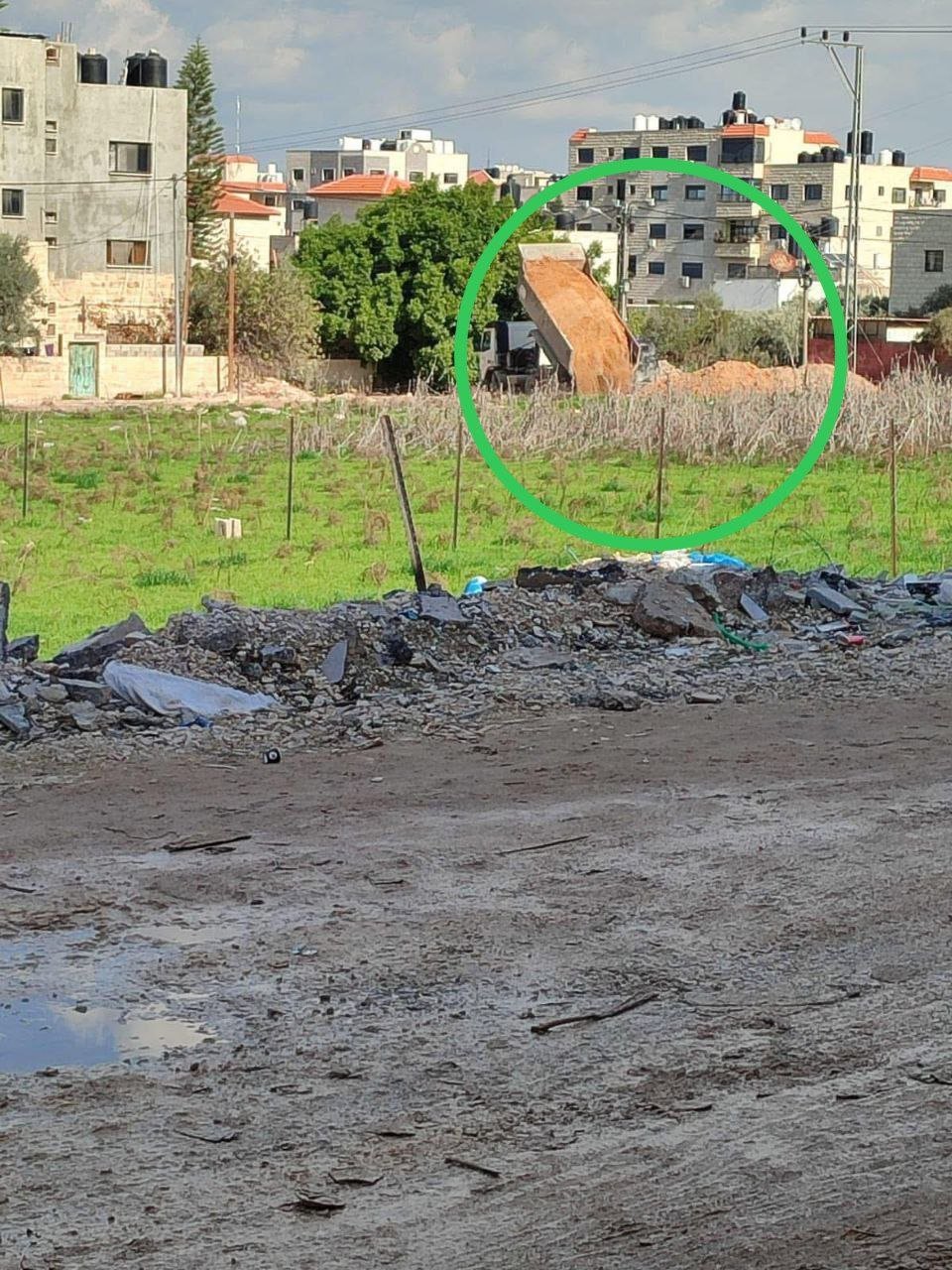 PA forces close Jenin refugee camp entrances with earth mounds