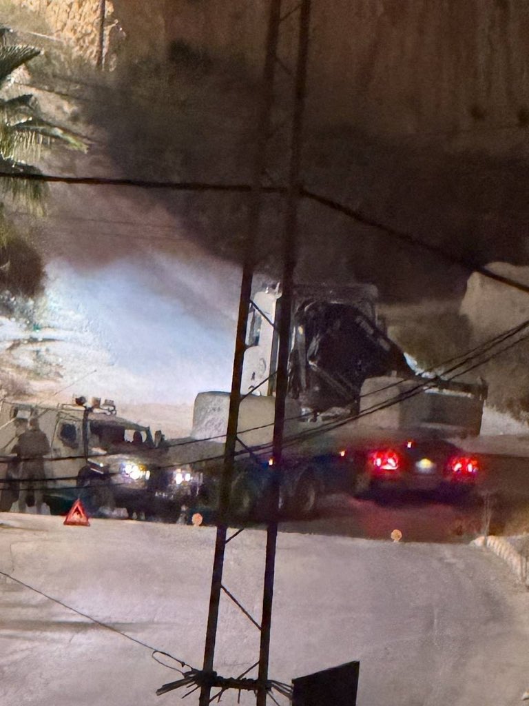 Israeli forces block entrance of Surra village west of Nablus