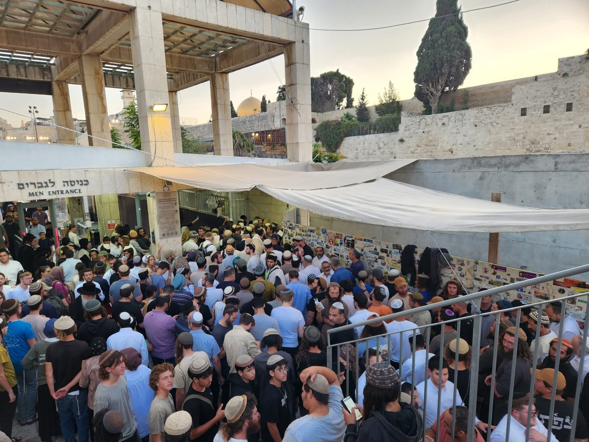 Israeli settlers gather at Moroccan Gate to enter Al-Aqsa compound