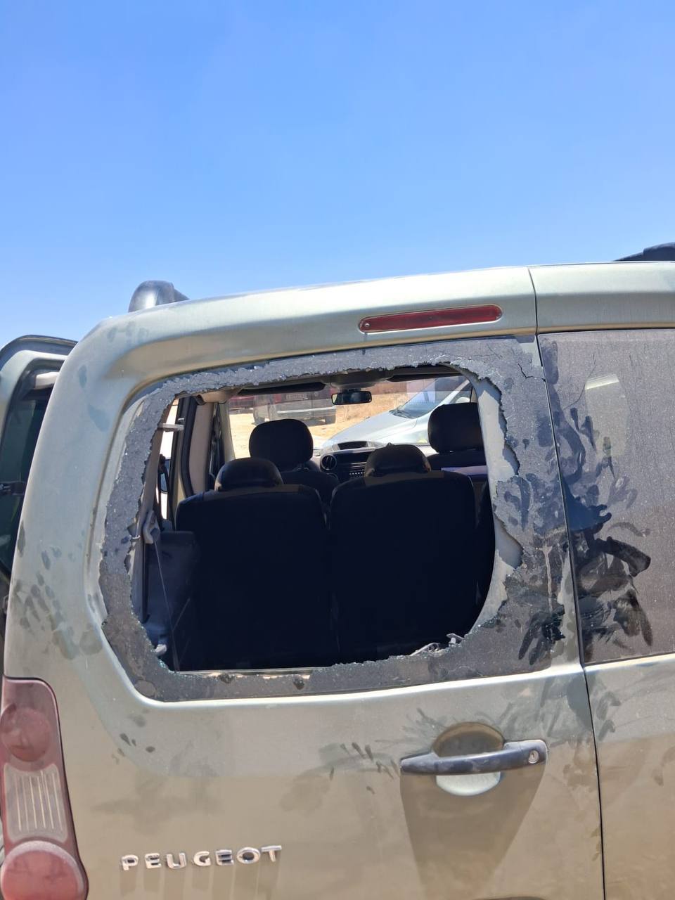 Israeli forces vandalize Palestinian vehicle in Nablus, West Bank