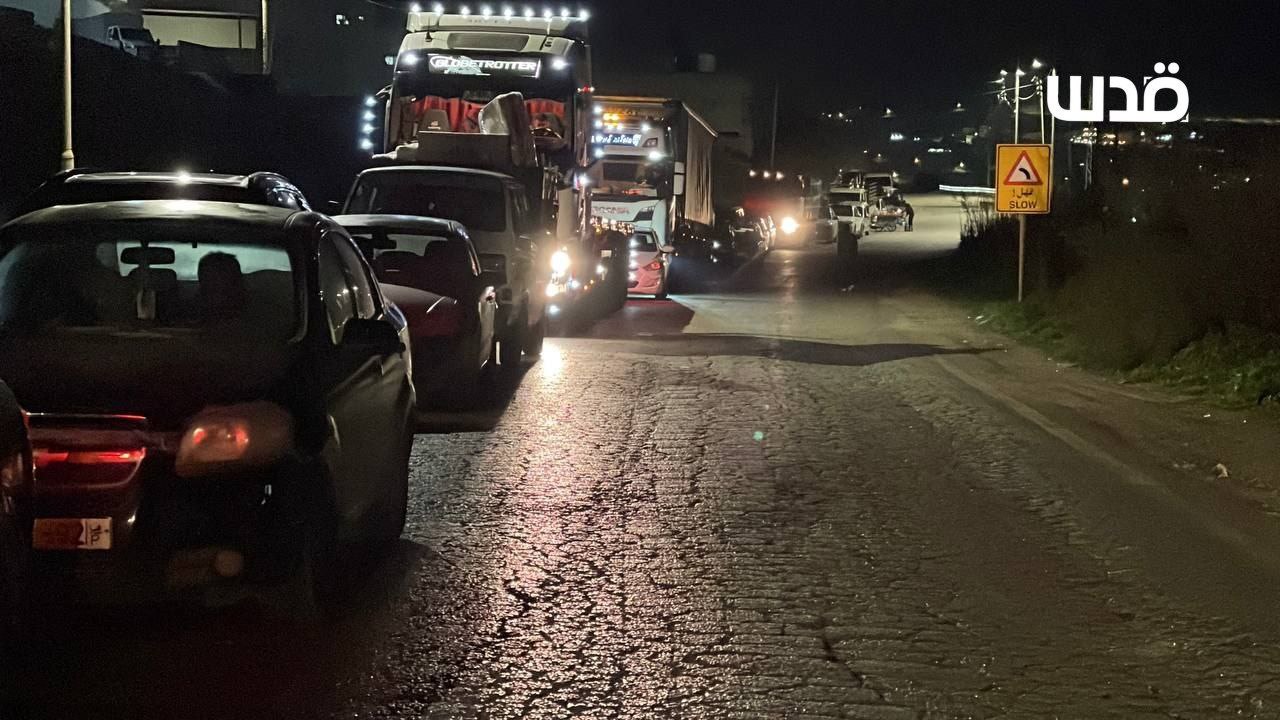 Hundreds of Palestinian vehicles wait hours at Beit Furik checkpoint