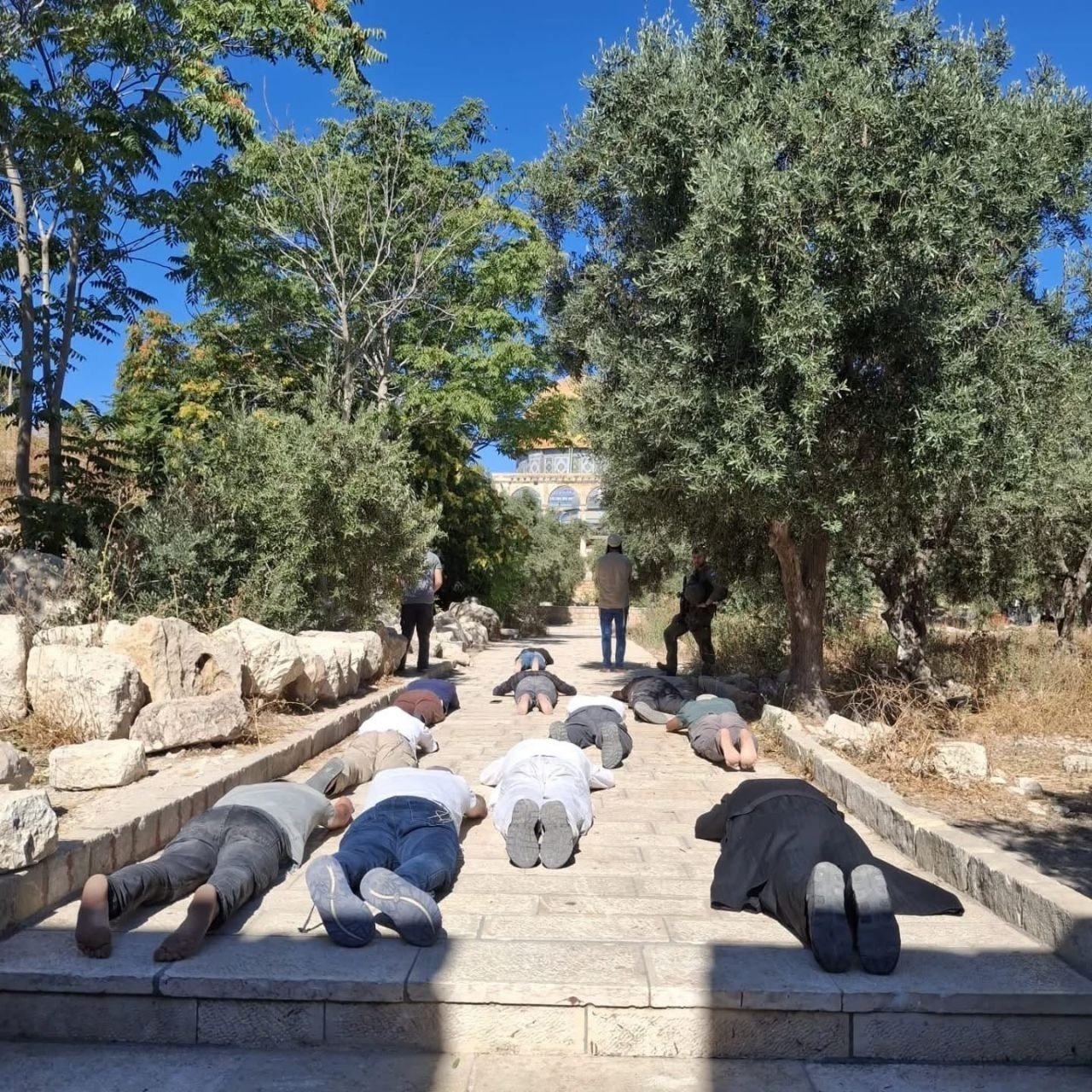 Israeli settlers perform rituals during Al-Aqsa Mosque incursion
