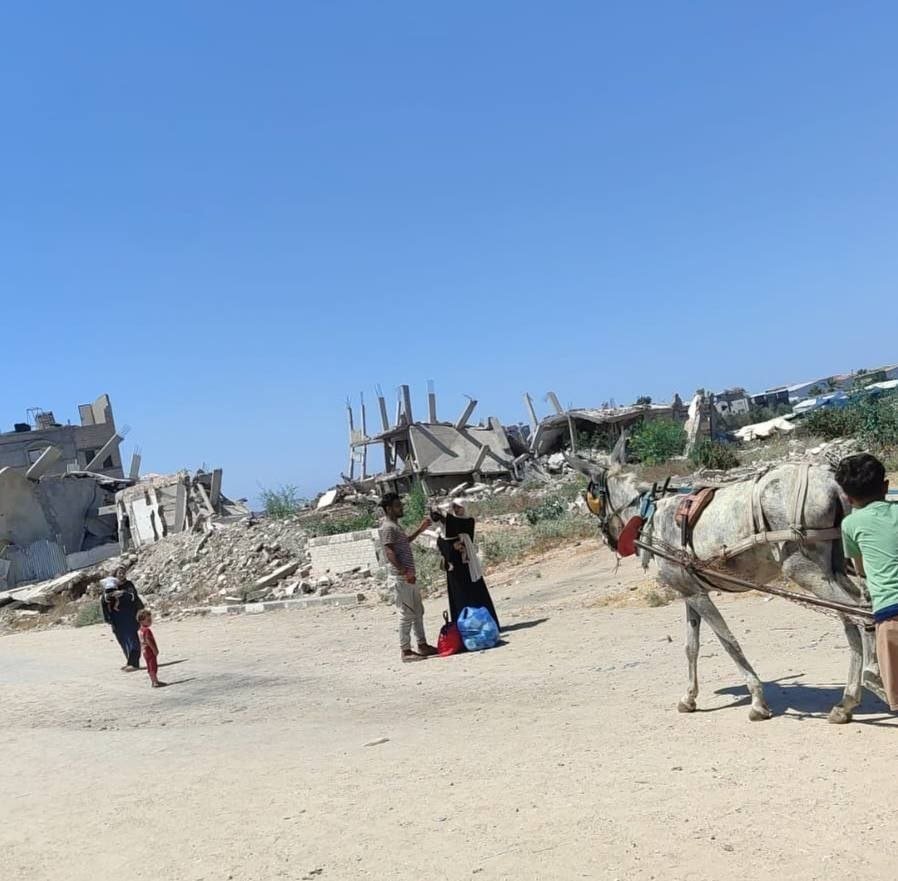 Residents flee eastern Deir al-Balah after Israeli evacuation orders
