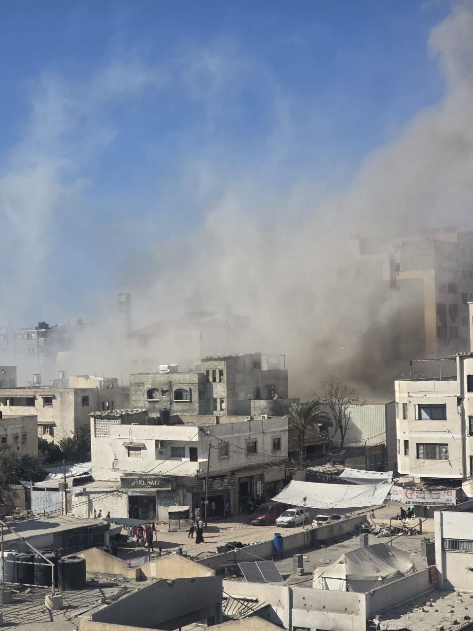 Israeli aircraft bombard residential building in Al-Nasr, Gaza City