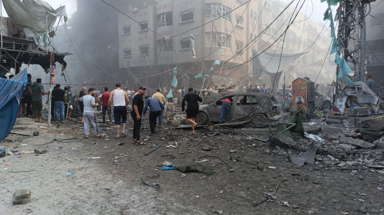 Israeli strike massacres civilians in Jabalia refugee camp