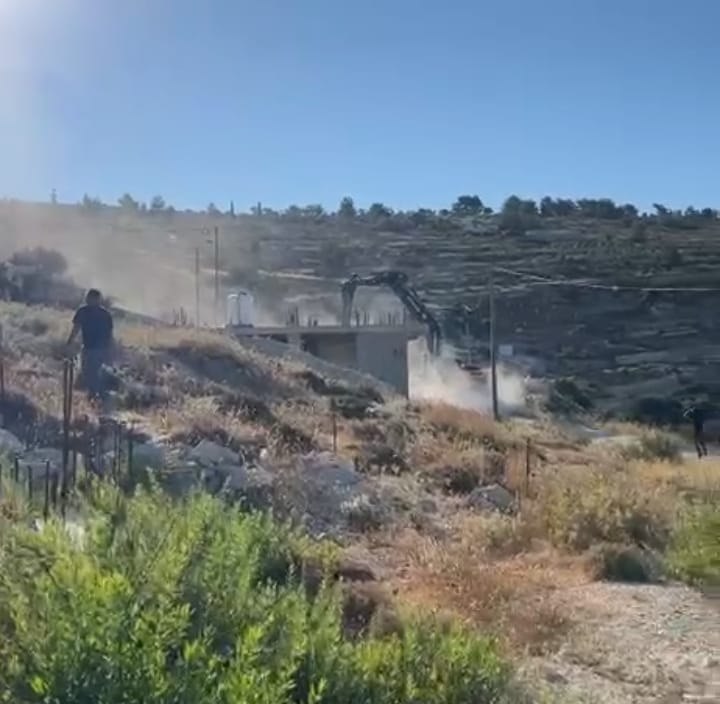 Israeli forces demolish homes in Nahalin, West Bank
