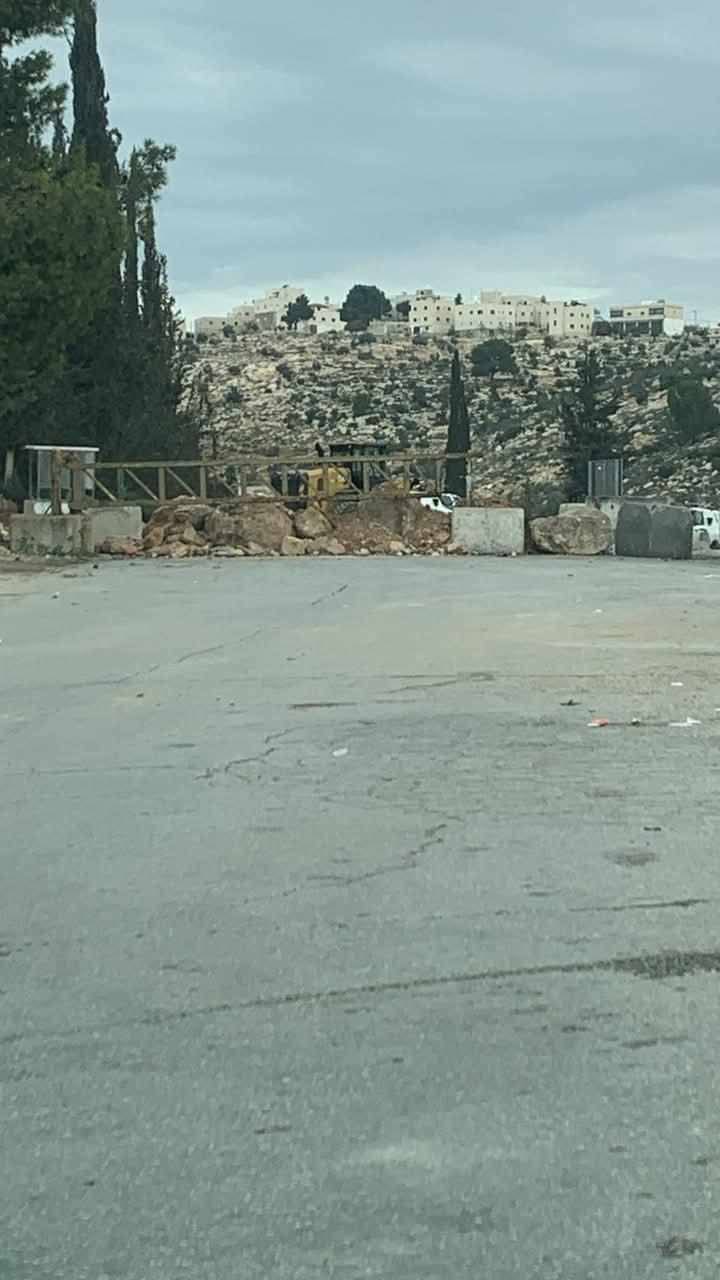 Israeli forces close Al-Dhahiriya entrance south of Hebron