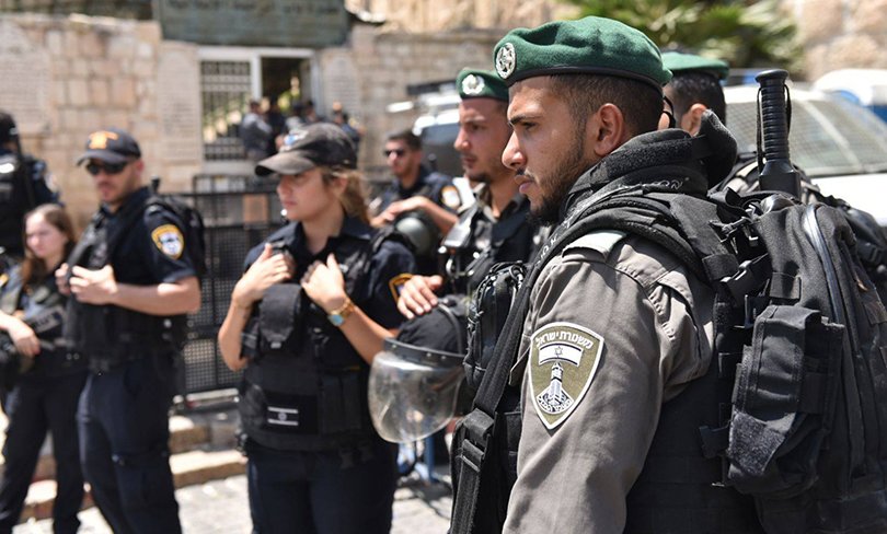 Israeli police block Turkish worshippers from Al-Aqsa dawn prayer