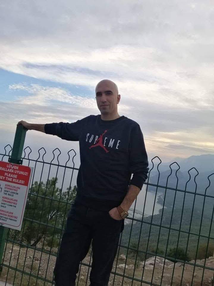 Israeli forces arrest Hassan Al-Aweiwi in Hebron raid