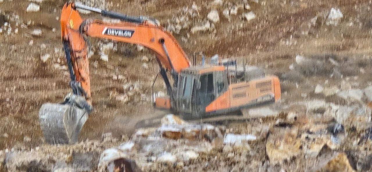 Israeli settler militias build roads southeast of Bethlehem