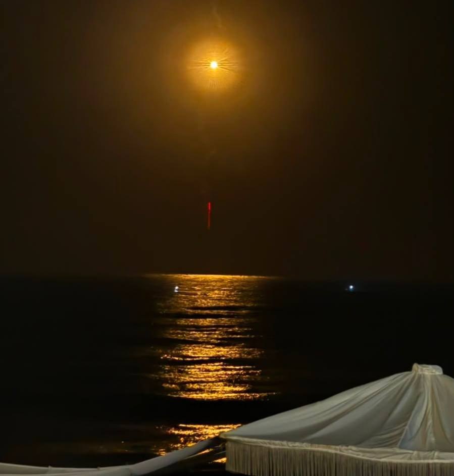 Israeli forces fire flares off Khan Younis coast