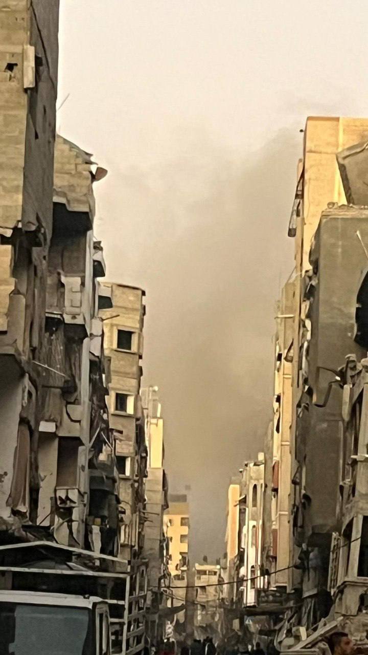 Israeli airstrike targets residential building near Be’er Sheva Mosque in Gaza City