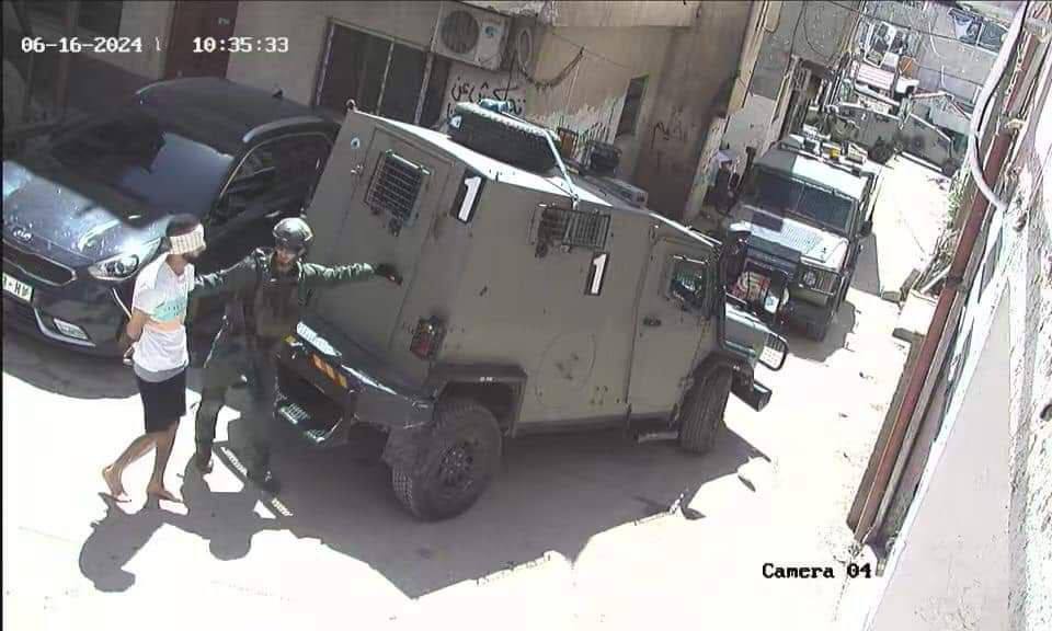 Israeli forces arrest Palestinians in Al-Far’a camp raid