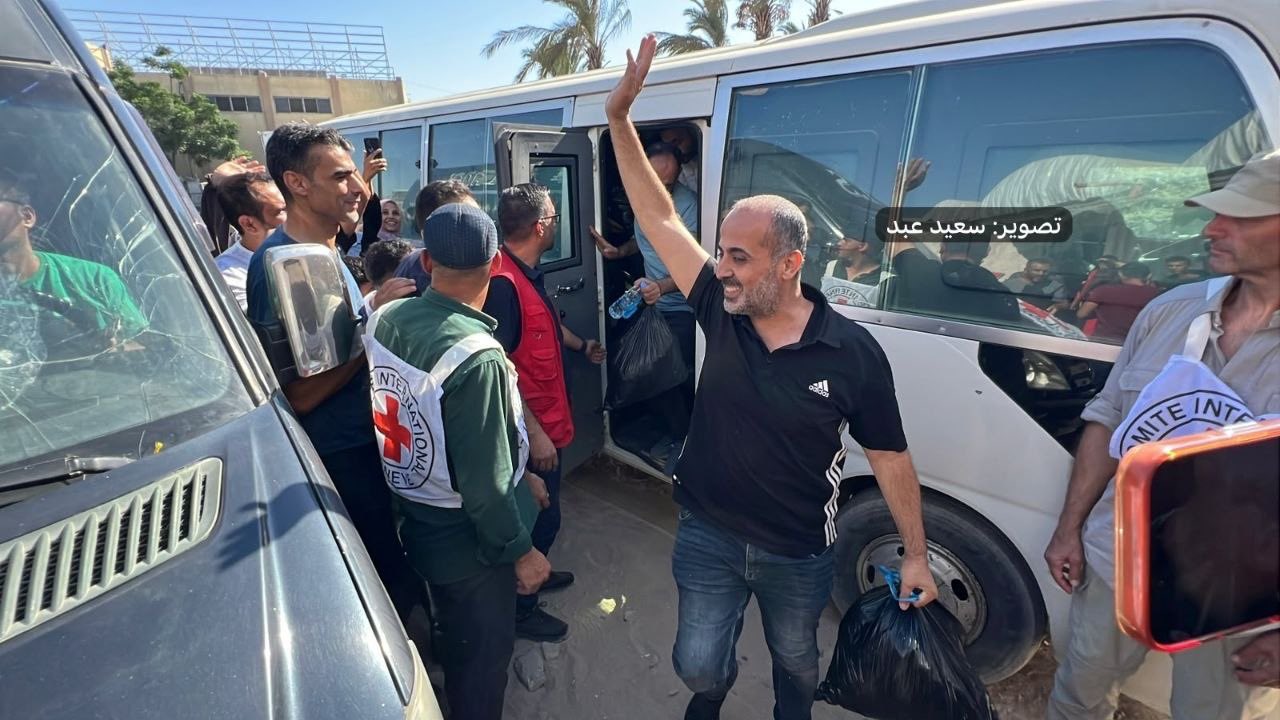 24 Palestinian detainees arrive at Nasser Medical Complex in Khan Younis