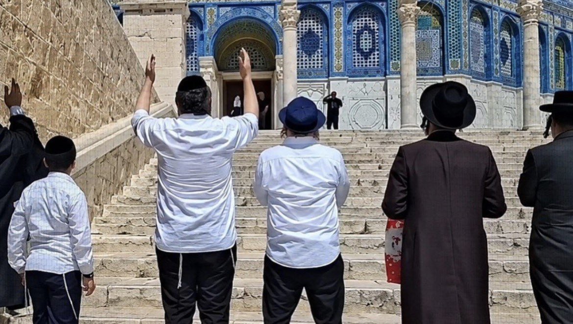 1,059 Israeli settlers storm Al-Aqsa Mosque compound