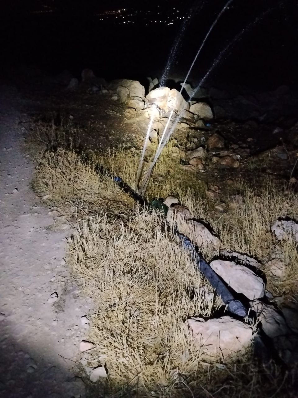 Israeli settlers vandalize water pipeline east of Tubas
