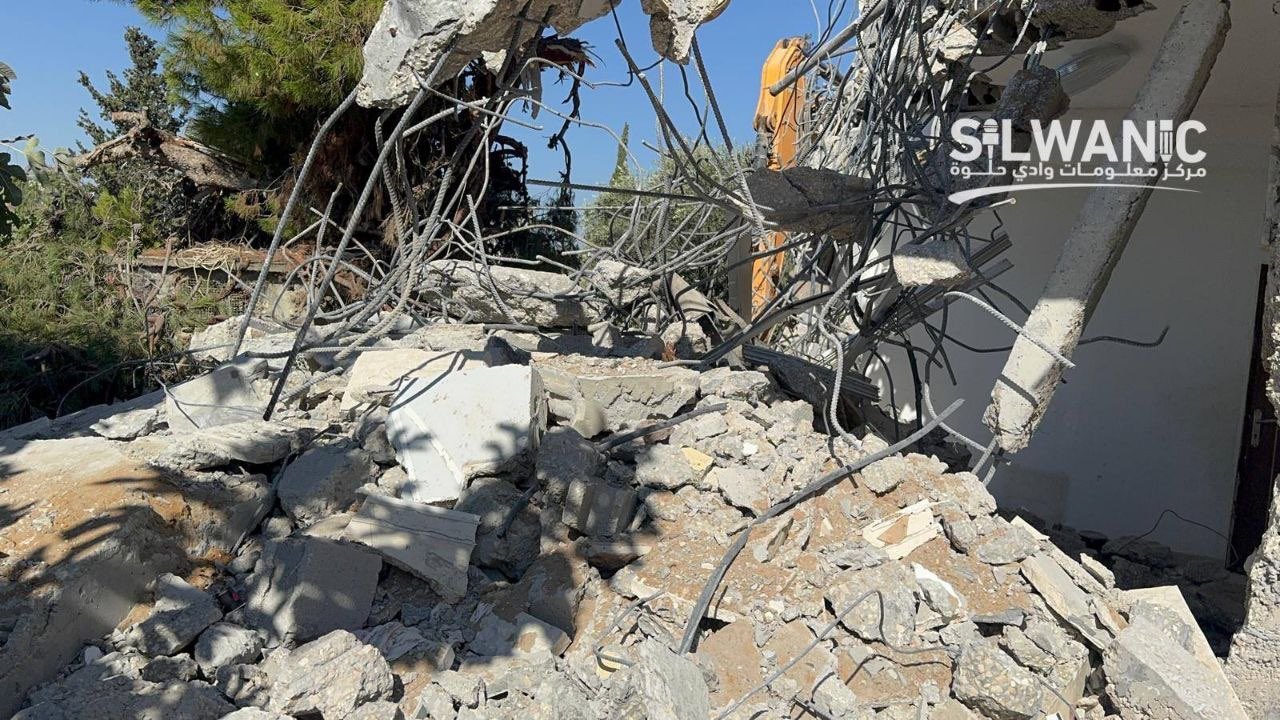 Two Palestinian families forced to self-demolish homes in Jabal al-Mukaber