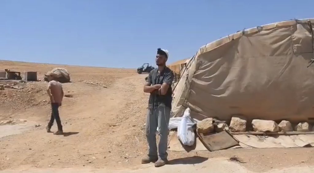 Israeli settlers storm Tuba village in Masafer Yatta, Hebron