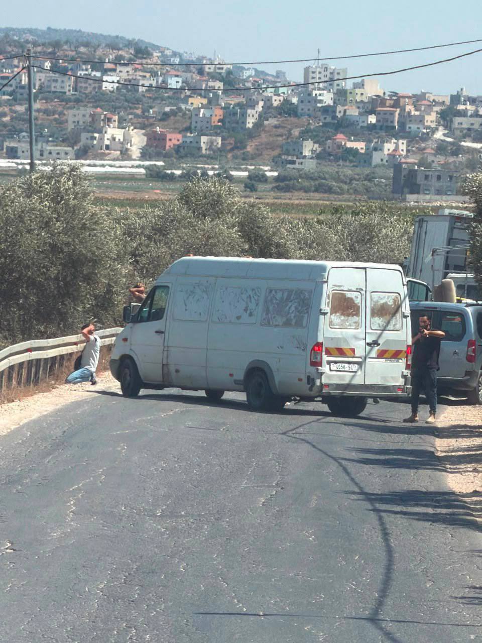 Israeli forces besiege Palestinian vehicle in Sanour, West Bank