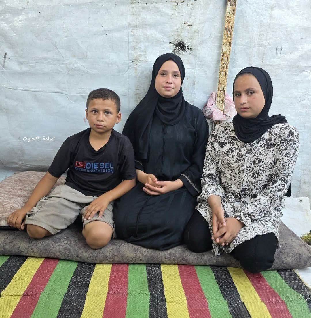 Gaza girl raises siblings alone after parents left for Egypt