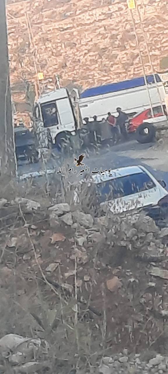 Israeli forces assault and detain Palestinians in Abu Falah, West Bank