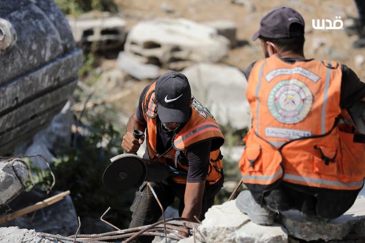 Civil Defense recovers bodies from Gaza City rubble