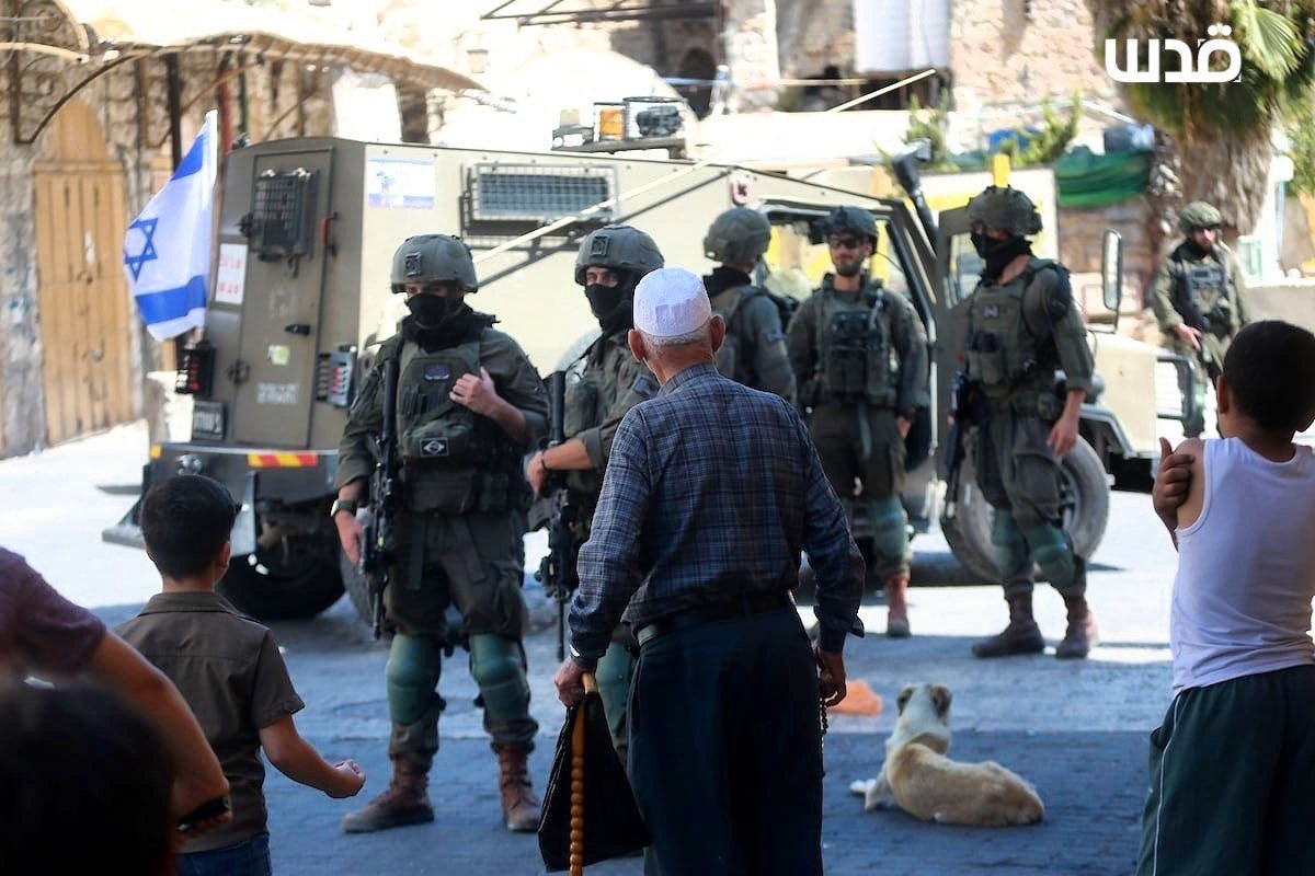 Israeli settlers storm Hebron’s Old City under occupation cover