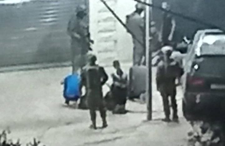 Israeli forces kidnap Palestinians in Nablus, West Bank