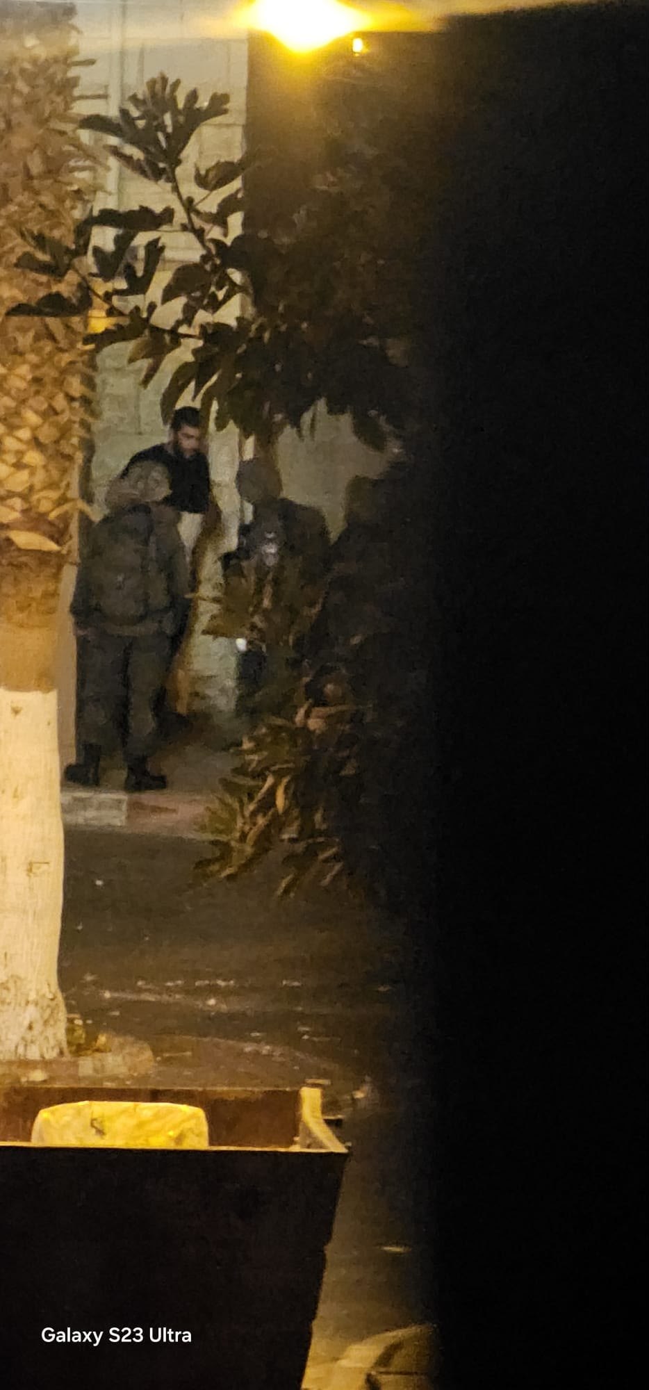Israeli forces detain Palestinian in Hebron raid