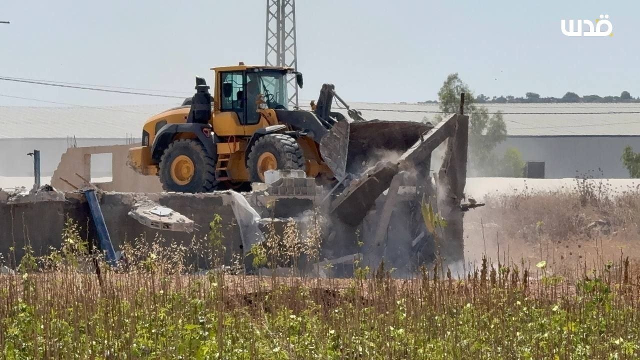 Israeli forces destroy Palestinian businesses in Jenin village